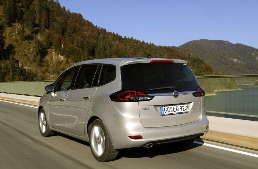 Опель Зафира 2010