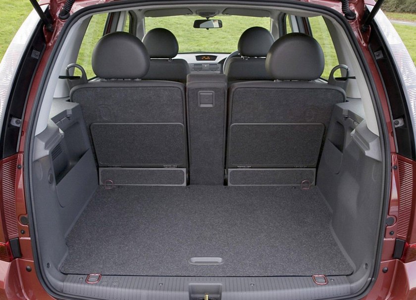 Опель Мерива 2006 багажник