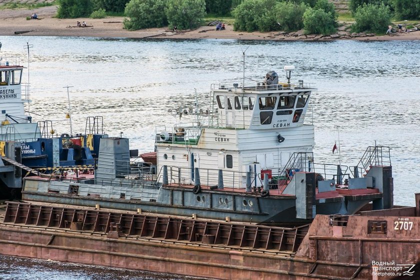 Буксир толкач речной