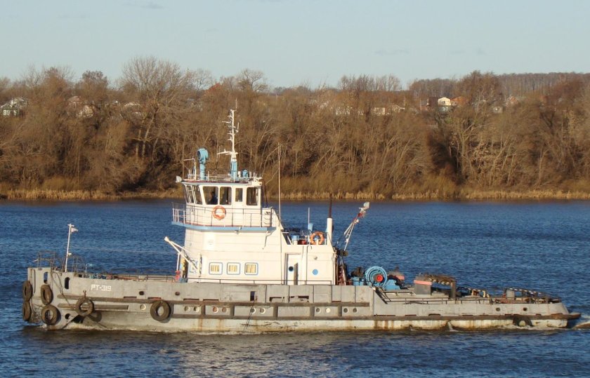 Теплоход буксир-толкач