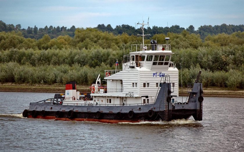 Теплоход буксир-толкач