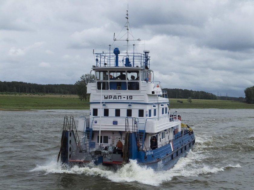 Буксир толкач Волгарь