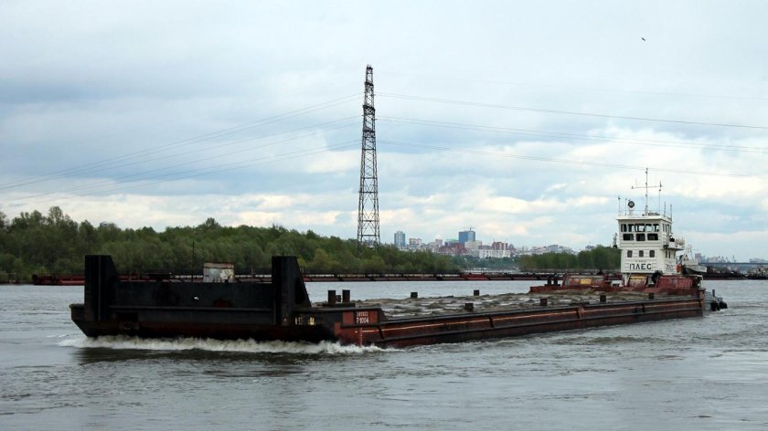 Баржа проекта 81108