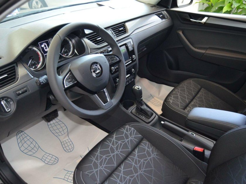 Шкода Рапид 2019 салон