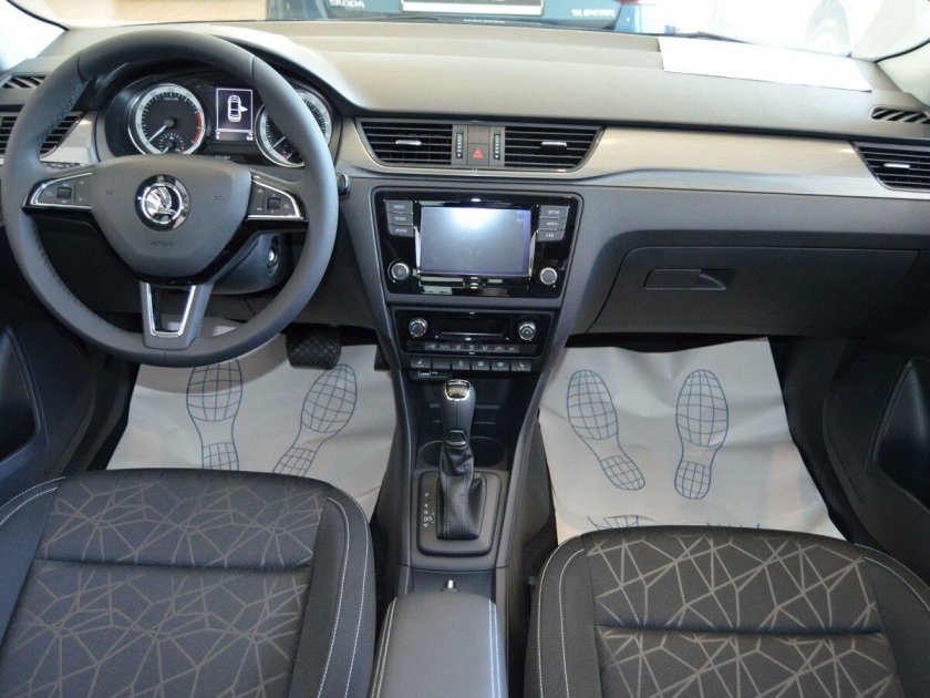 Шкода Рапид 2019 салон