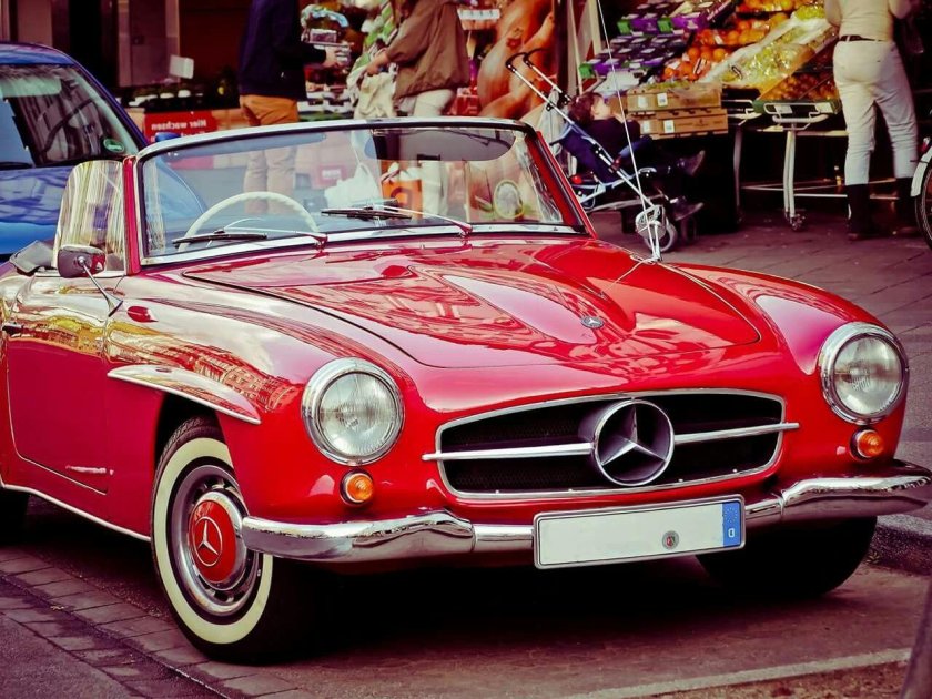 Mercedes 300sl красный