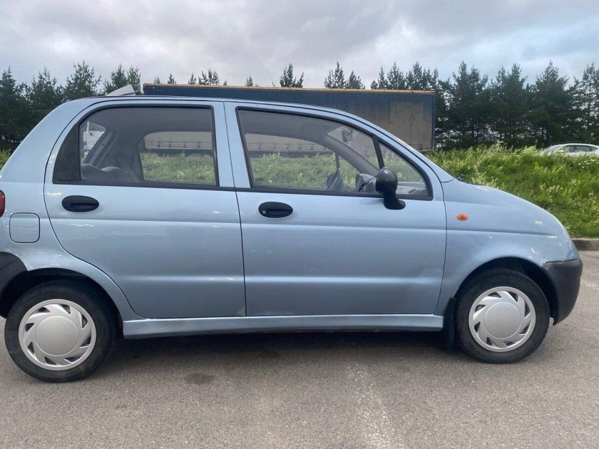 Матиз серый