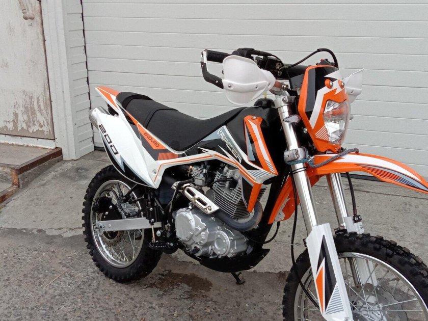 Эндуро 200 оранжевый