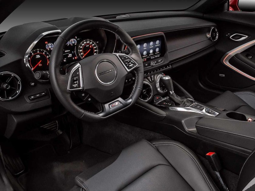 Chevrolet Camaro 2021 салон