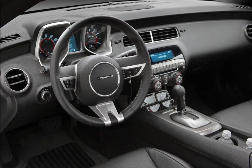 Chevrolet Camaro 2010 SS салон