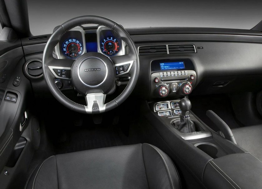 Шевроле Камаро 2012 салон