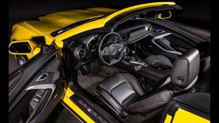 Chevrolet Camaro 2022 салон
