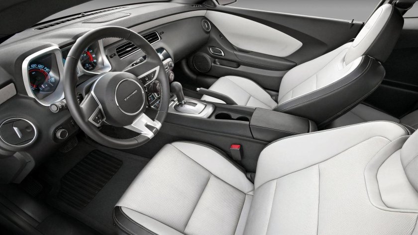 Шевроле Камаро 2010 салон