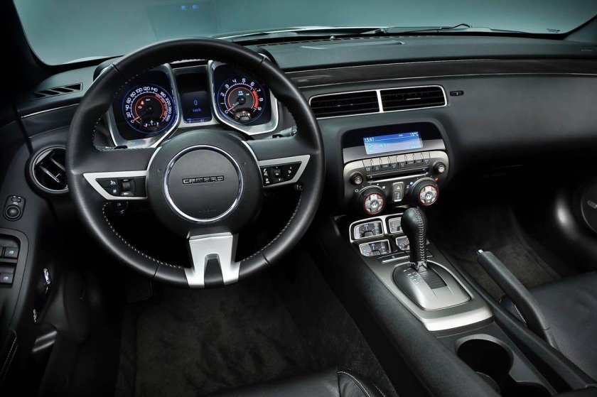 Chevrolet Camaro 2012 салон