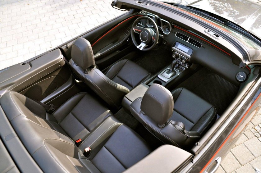 Шевроле Камаро кабриолет салон