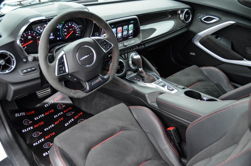 Chevrolet Camaro zl1 2020 салон