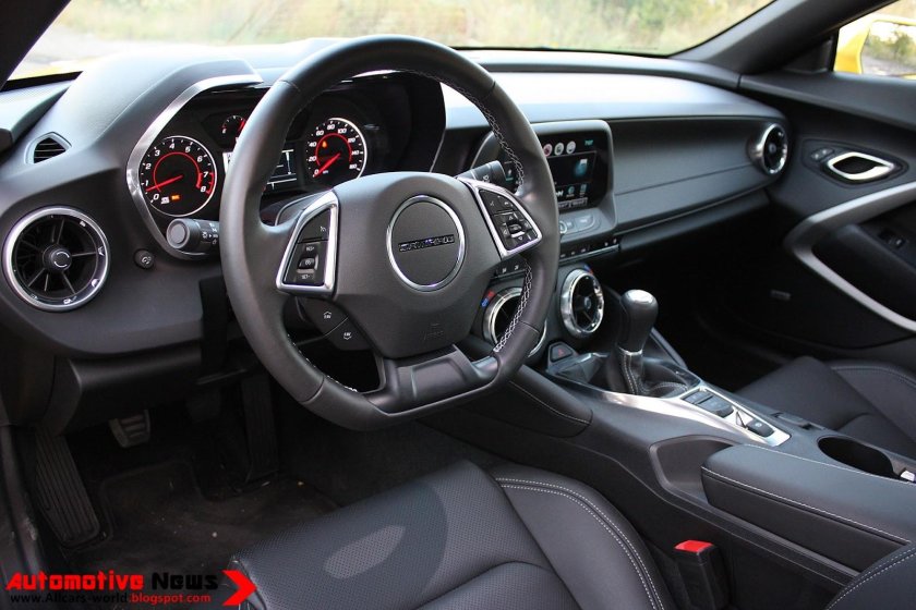 Chevrolet Camaro 2016 салон