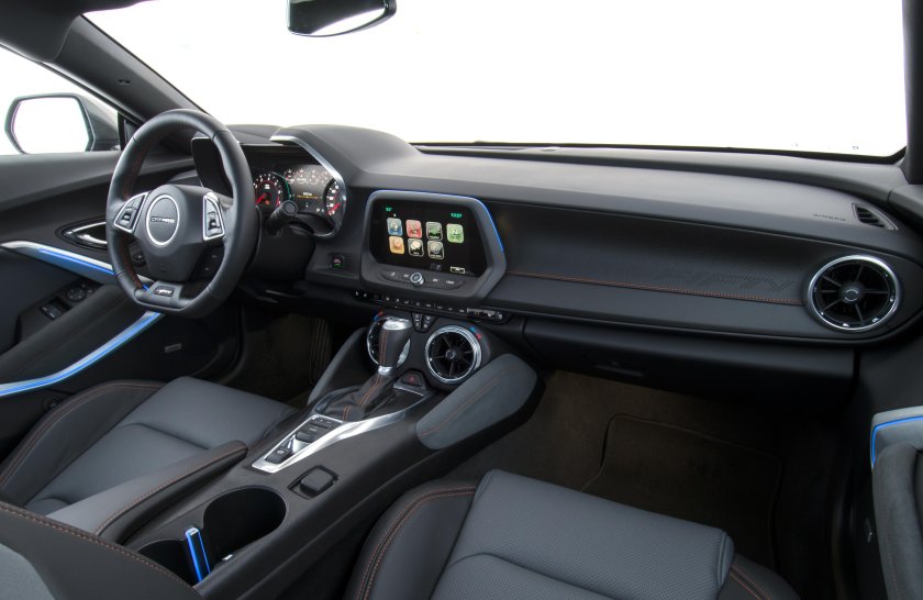 Chevrolet Camaro 2022 салон