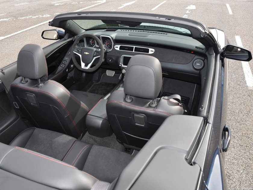 Шевроле Камаро 2010 салон