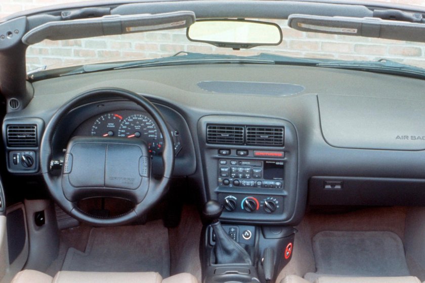 Chevrolet Camaro 2000 салон