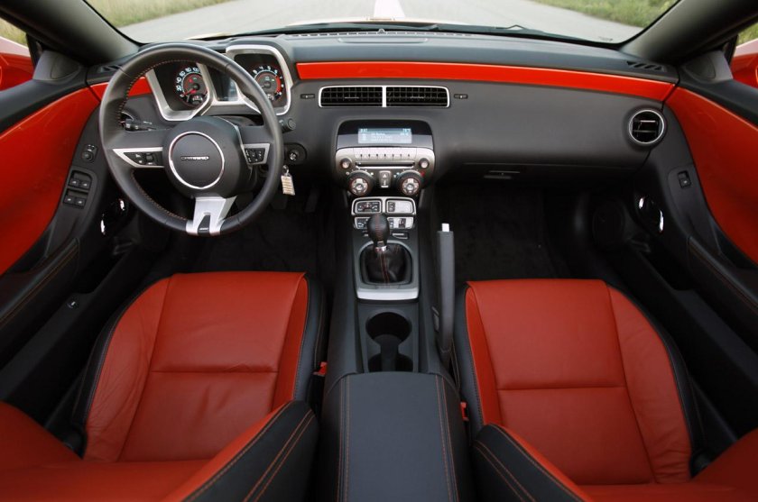 Chevrolet Camaro 2011 Interior