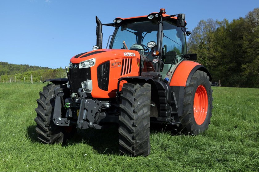 Kubota m7151