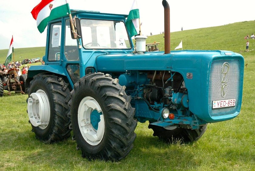 Трактор Dutra d4k