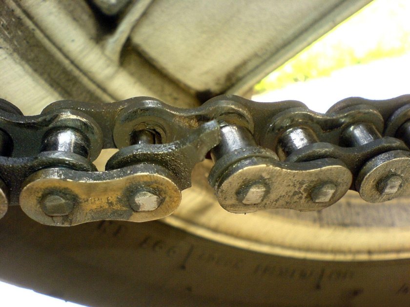 Замок на цепь мотоцикла