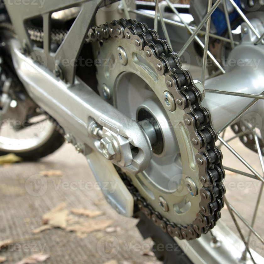 Привод для двух цепей на мотоцикл