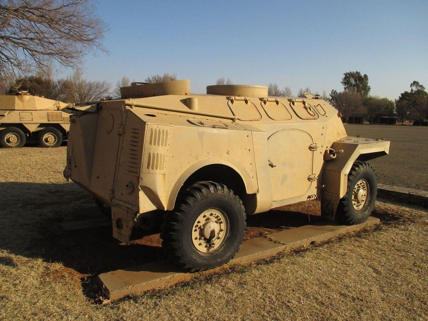 БТР-152 бронетранспортёр