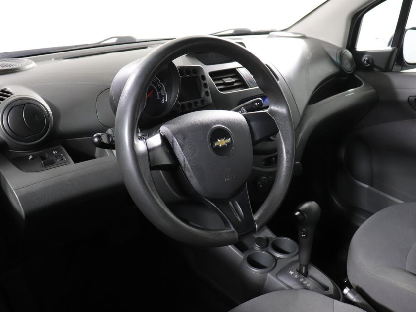 Chevrolet Spark 2012 салон