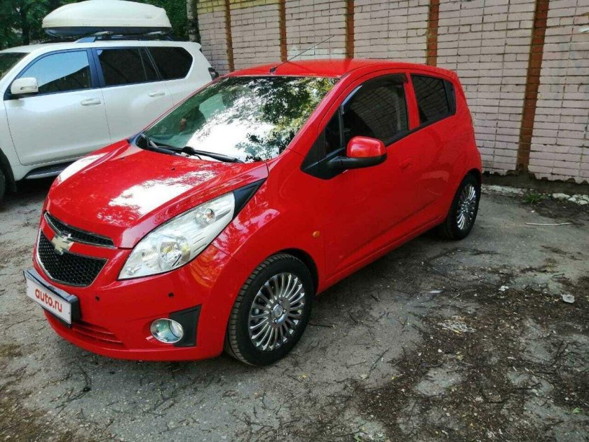 Спарк с красной ленточка