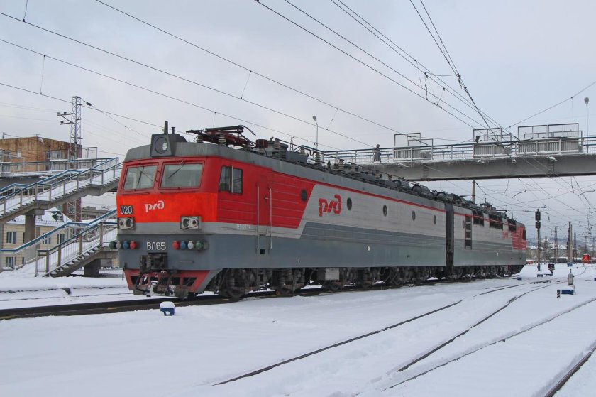 Локомотив вл 85