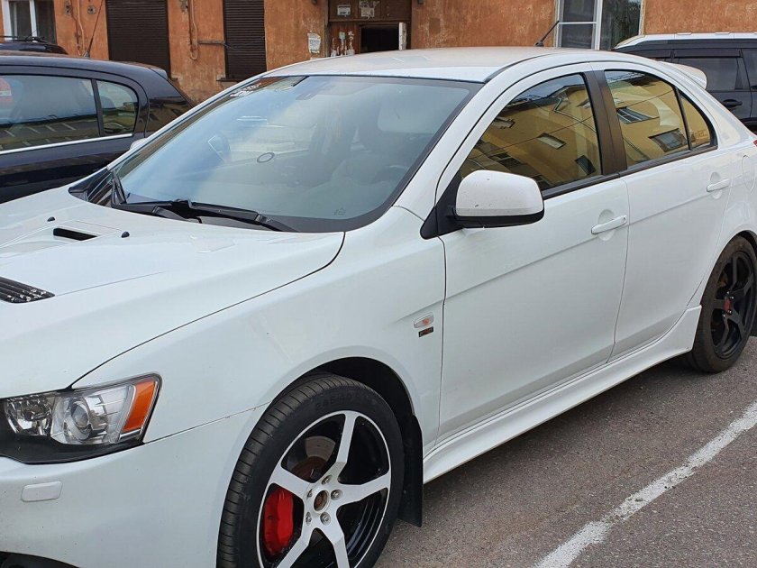 Mitsubishi Lancer Ralliart x белый