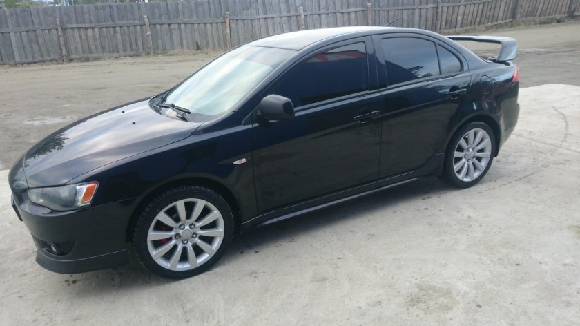 Митсубиси Лансер 10 r18