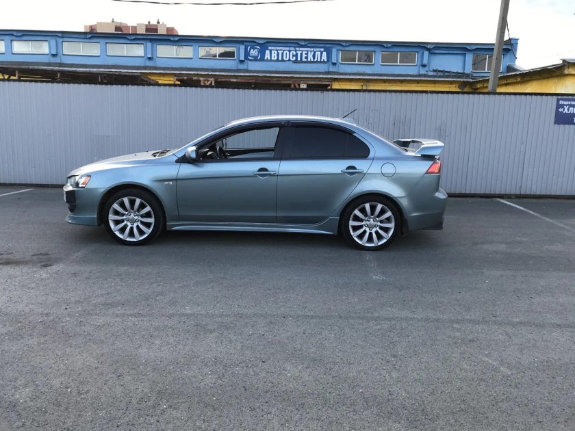 Митсубиси Лансер 10 r18