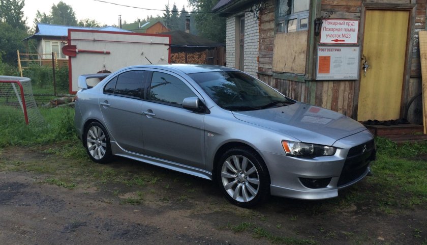 Митсубиси Лансер 10 r18