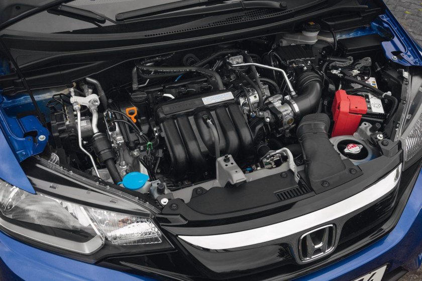 Honda Jazz 2007 под капотом