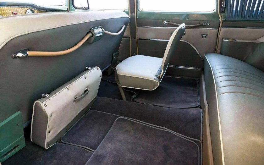 ГАЗ 13 салон сзади