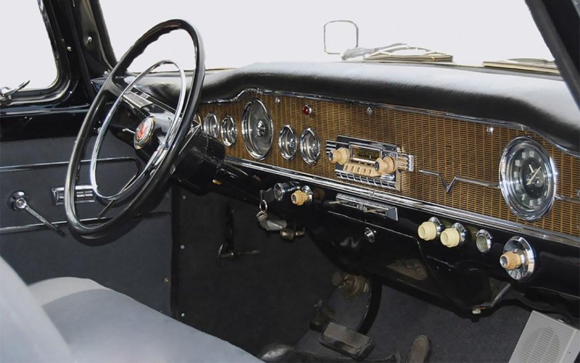 Чайка машина ГАЗ 13