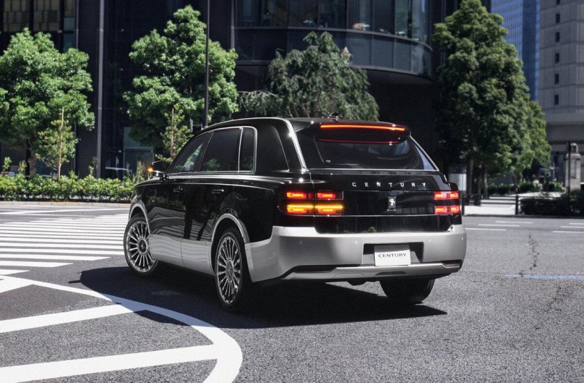 Toyota Century SUV 2023