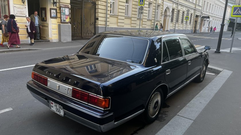 Toyota Century 2004