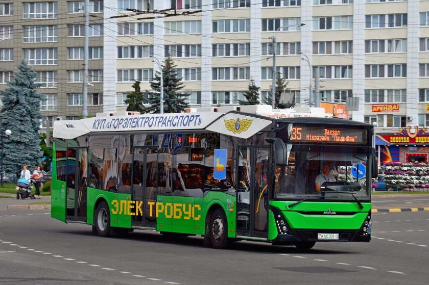 Троллейбус МАЗ 303
