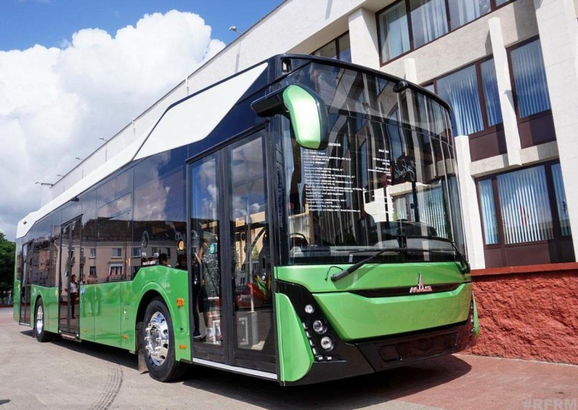 Троллейбус МАЗ 303