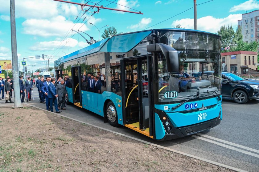 Троллейбус МАЗ 303