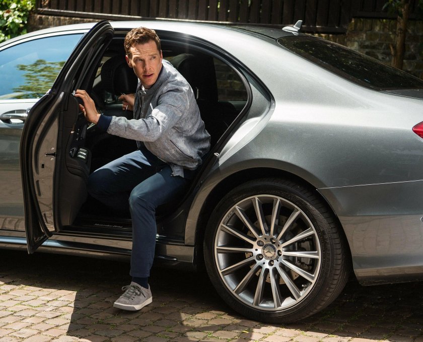 Парень возле машины