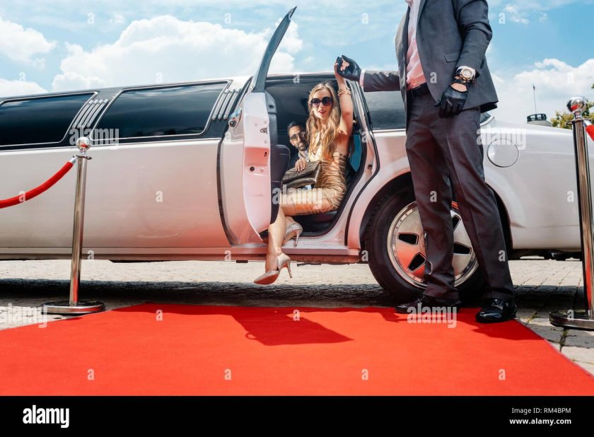 Девушки в лимузине