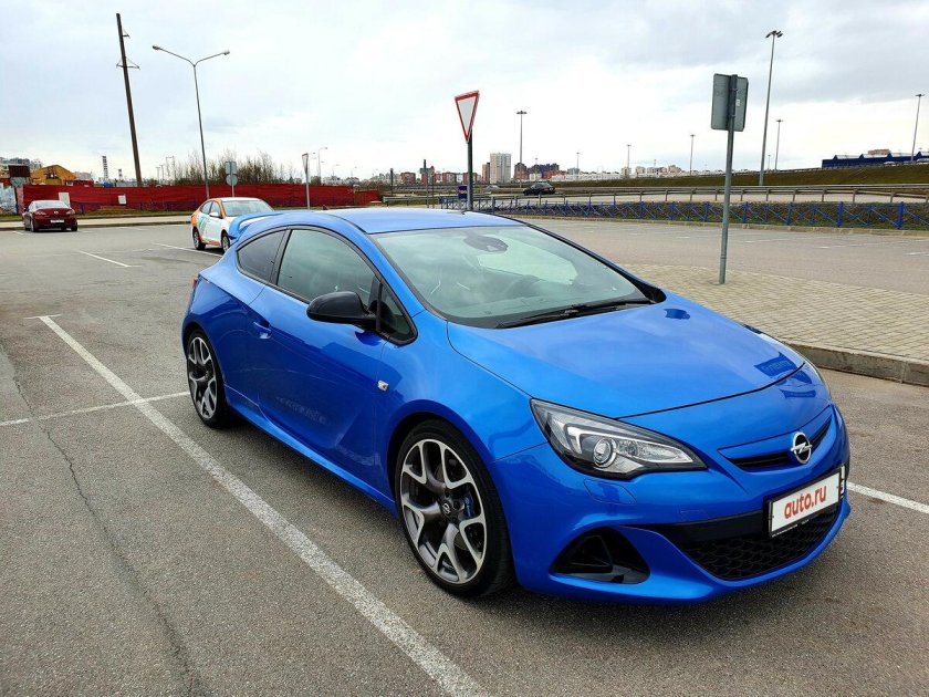 Opel Astra OPC 2013