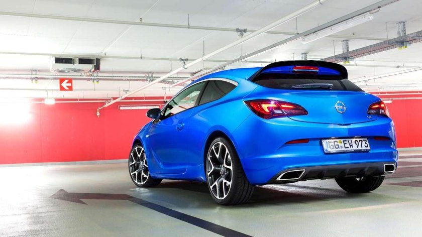 Opel Astra OPC 2013