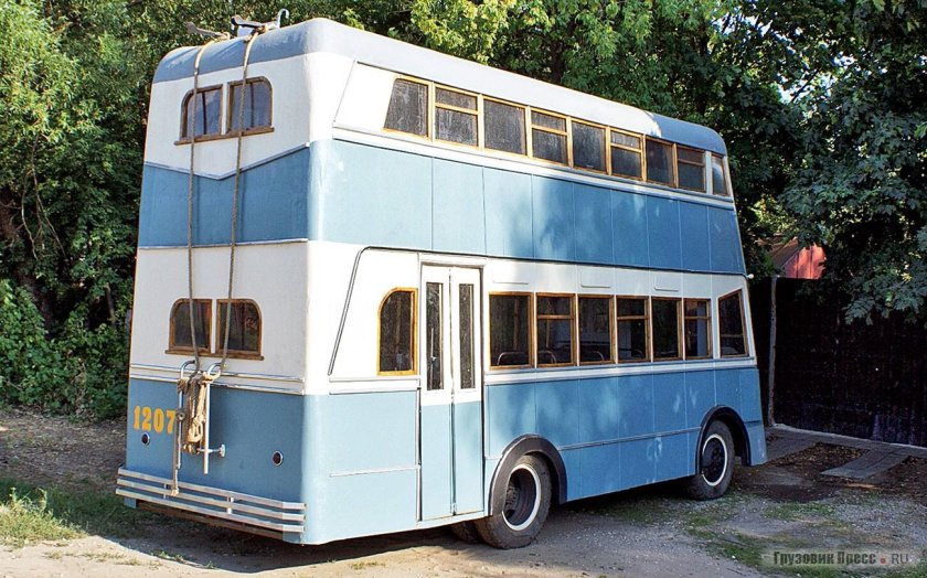 ЯТБ-3 двухэтажный троллейбус